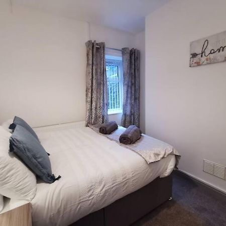 City Centre, Parking, Smart Tv'S In All Rooms Swansea Esterno foto