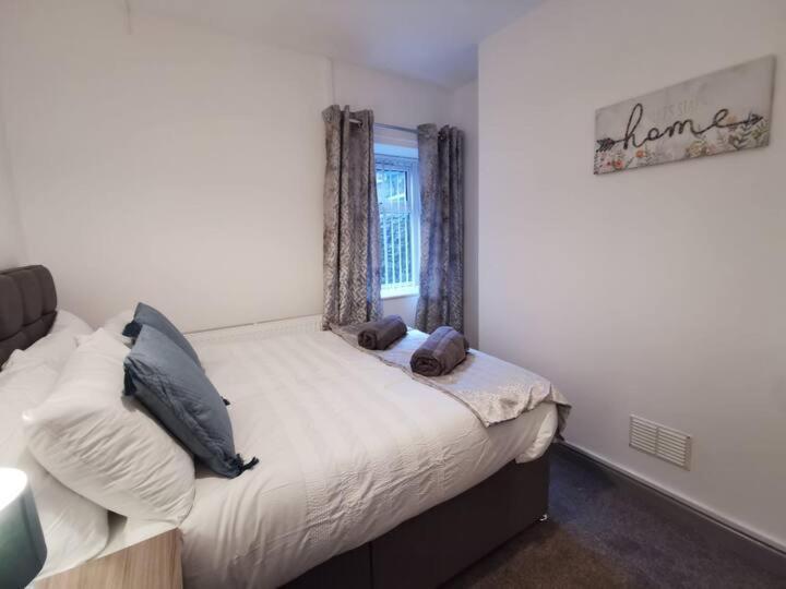 City Centre, Parking, Smart Tv'S In All Rooms Swansea Esterno foto