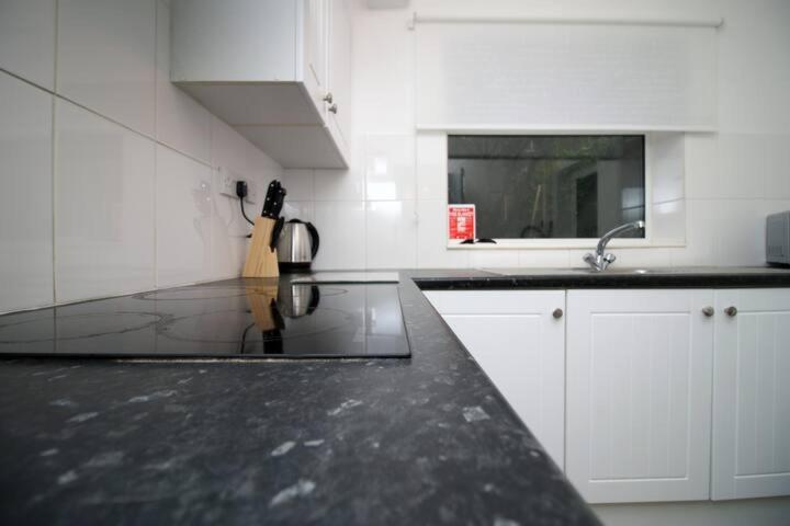 City Centre, Parking, Smart Tv'S In All Rooms Swansea Esterno foto