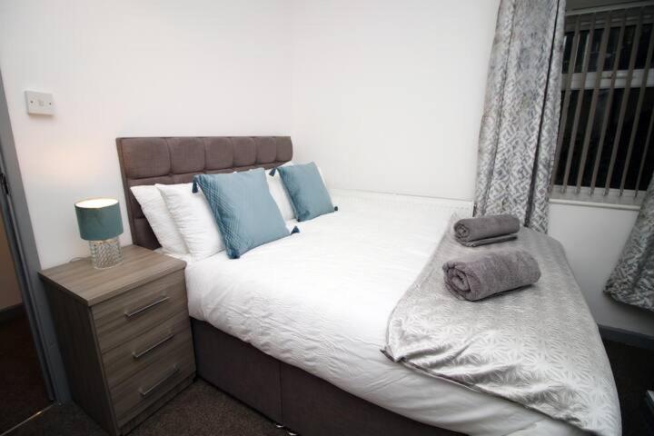 City Centre, Parking, Smart Tv'S In All Rooms Swansea Esterno foto