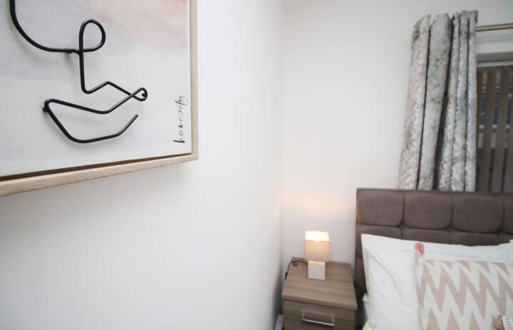 City Centre, Parking, Smart Tv'S In All Rooms Swansea Esterno foto