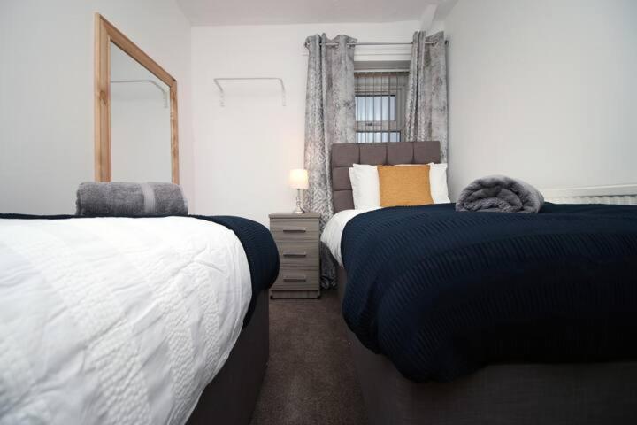 City Centre, Parking, Smart Tv'S In All Rooms Swansea Esterno foto
