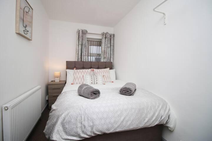 City Centre, Parking, Smart Tv'S In All Rooms Swansea Esterno foto