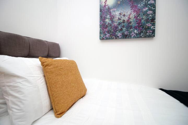 City Centre, Parking, Smart Tv'S In All Rooms Swansea Esterno foto