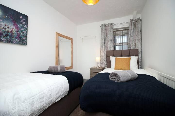 City Centre, Parking, Smart Tv'S In All Rooms Swansea Esterno foto