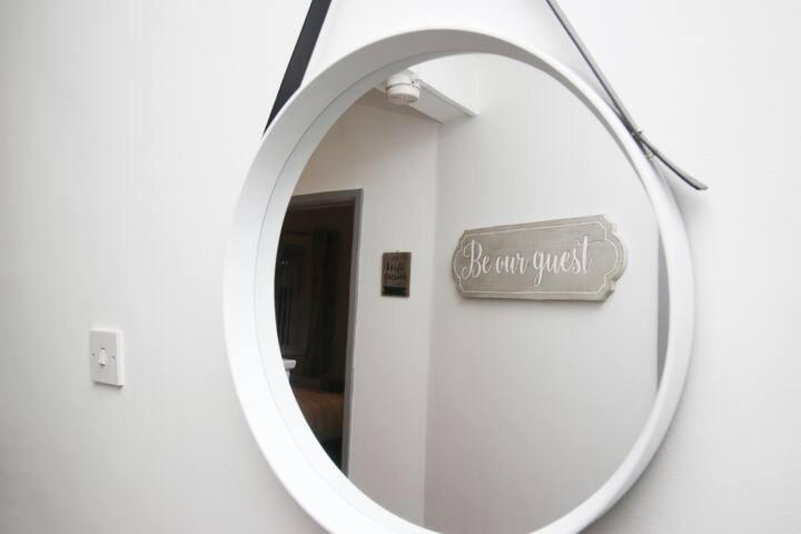 City Centre, Parking, Smart Tv'S In All Rooms Swansea Esterno foto