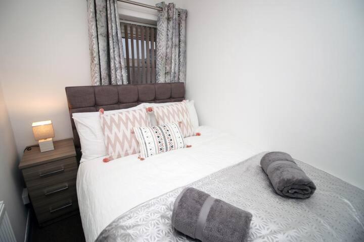 City Centre, Parking, Smart Tv'S In All Rooms Swansea Esterno foto